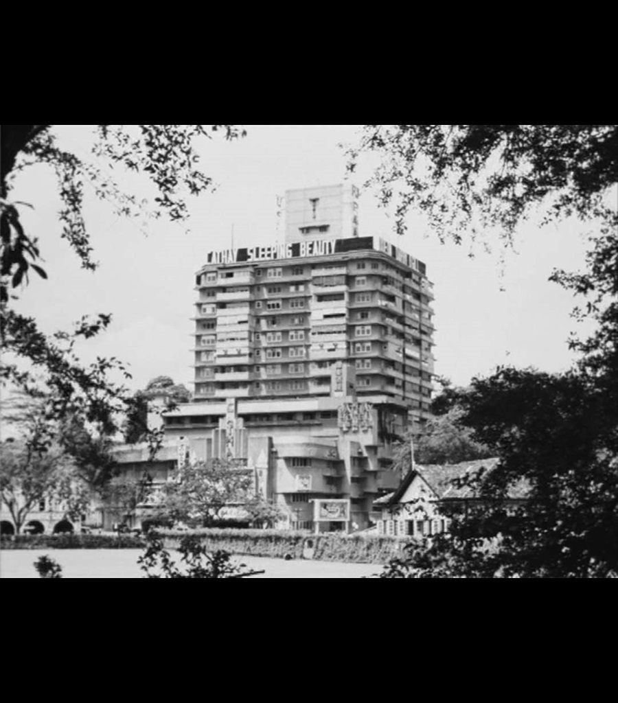 Still from 'Sumpitan Rachun' (Film source: Asian Film Archive. Courtesy of ©Cathay-Keris Film Pte. Ltd.)